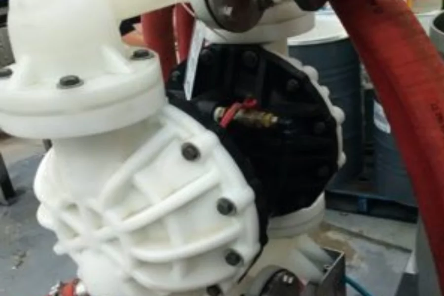 graco-husky-2200-plastic-center-section