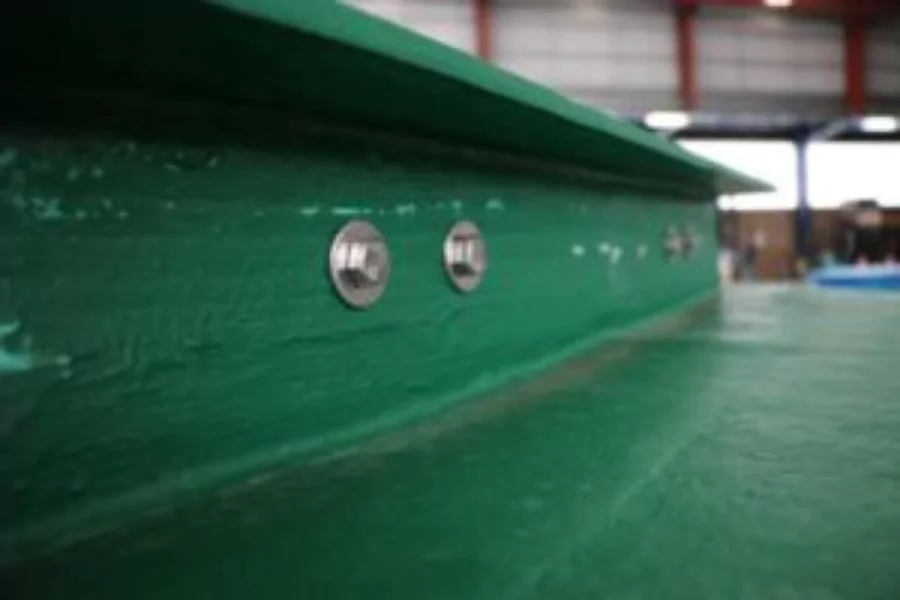 Poly-pedestrian-duty-lid-close-look-pump-station