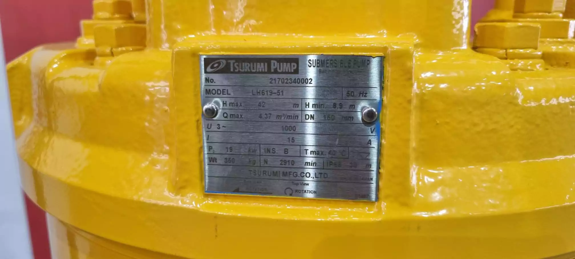 yellow-tsurumi-hydraulic-pump-with-tech-spec-plate