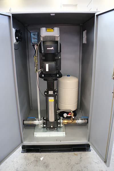Javelin pump inside the enclosed multistage pressure booster